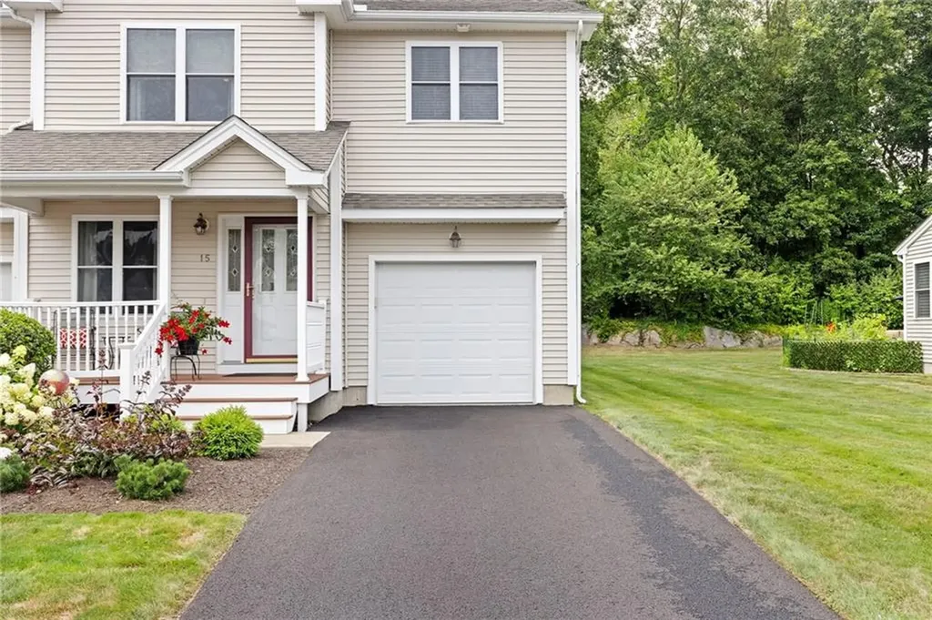 15 Silvercup Circle West Warwick RI 02893