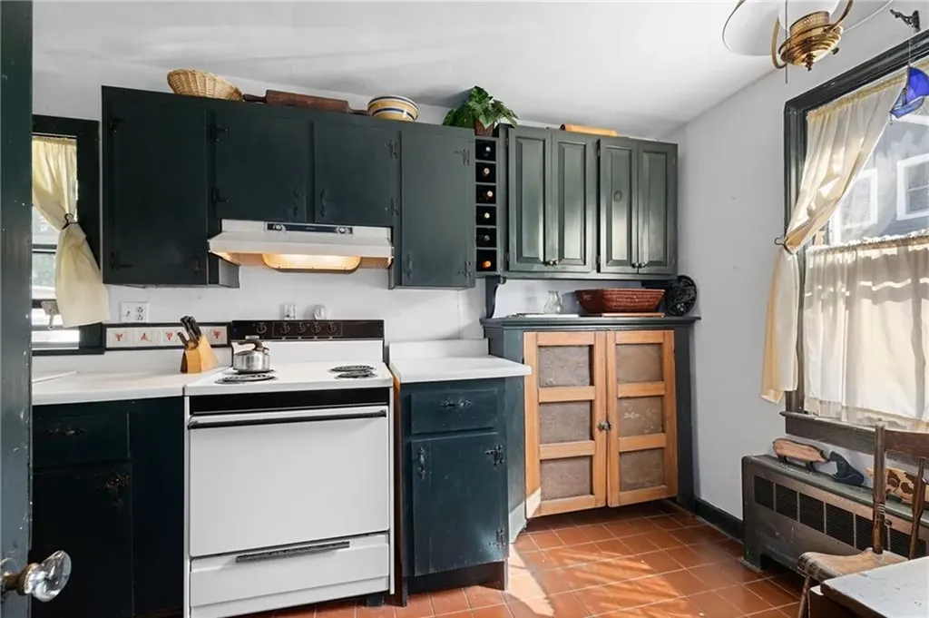 23 Willow Street Newport RI 02840