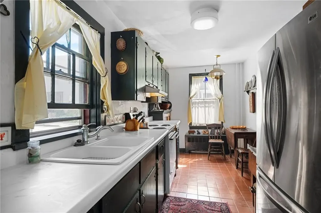 23 Willow Street Newport RI 02840