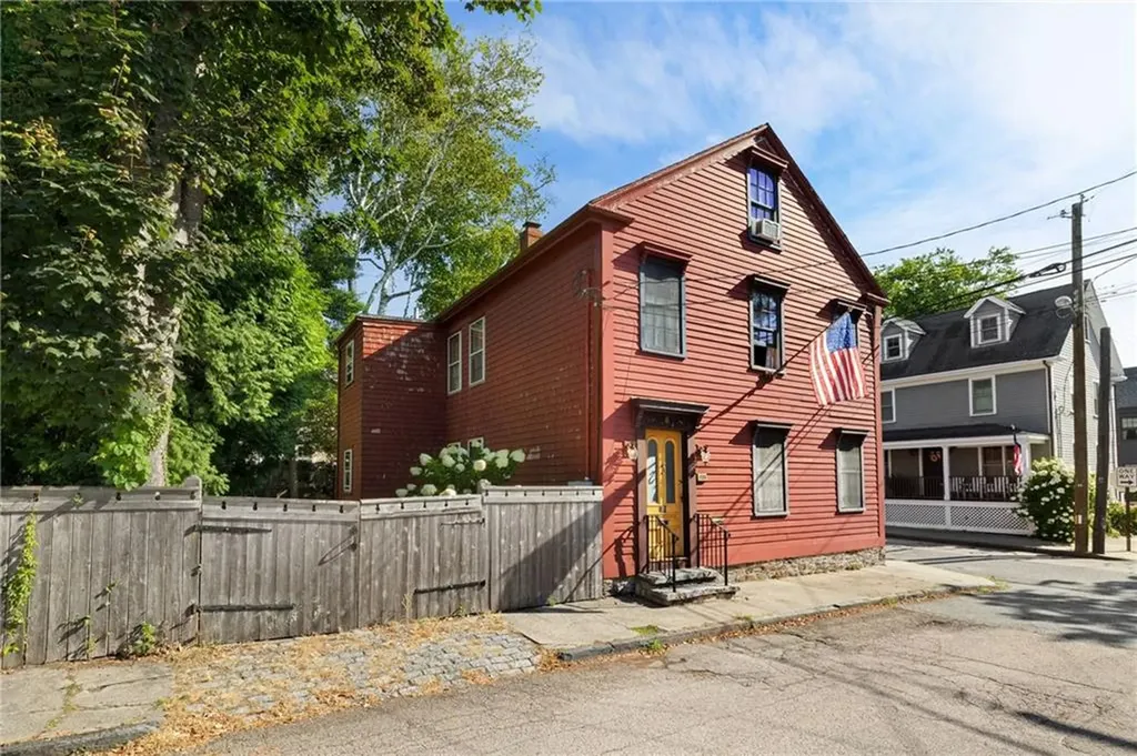 23 Willow Street Newport RI 02840