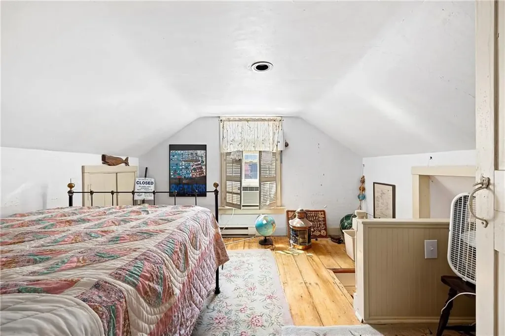 23 Willow Street Newport RI 02840