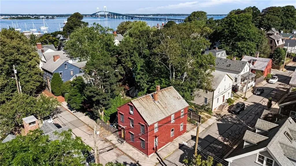 23 Willow Street Newport RI 02840