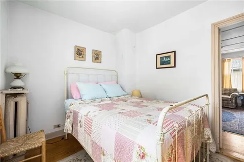 23 Willow Street Newport RI 02840