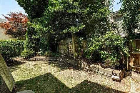 23 Willow Street Newport RI 02840