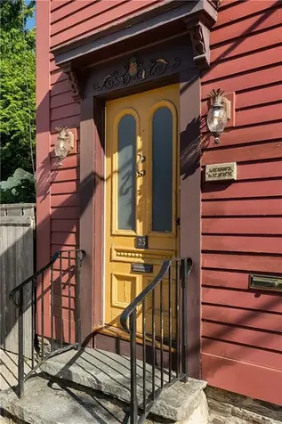 23 Willow Street Newport RI 02840