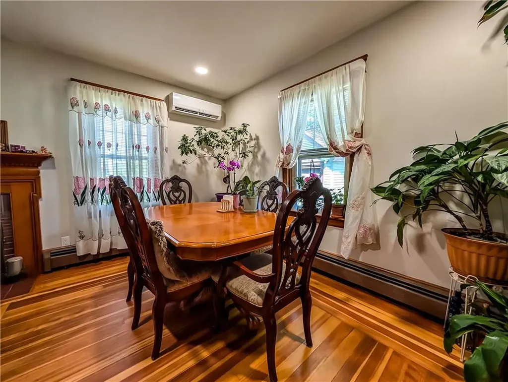 58 Richard Street Cranston RI 02910