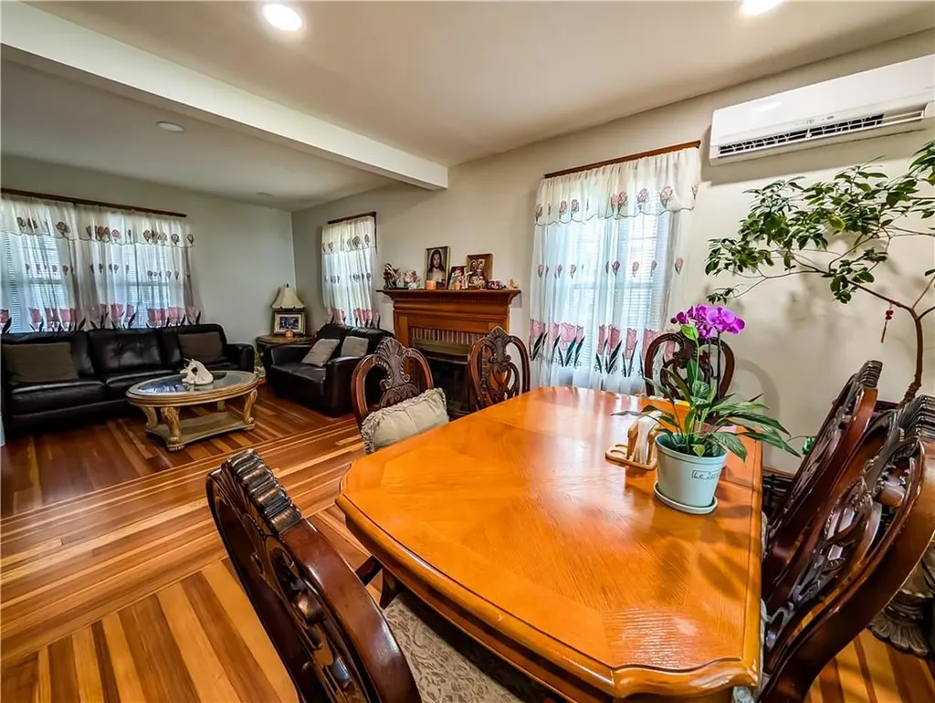 58 Richard Street Cranston RI 02910