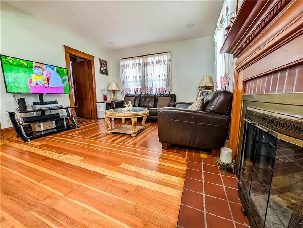 58 Richard Street Cranston RI 02910
