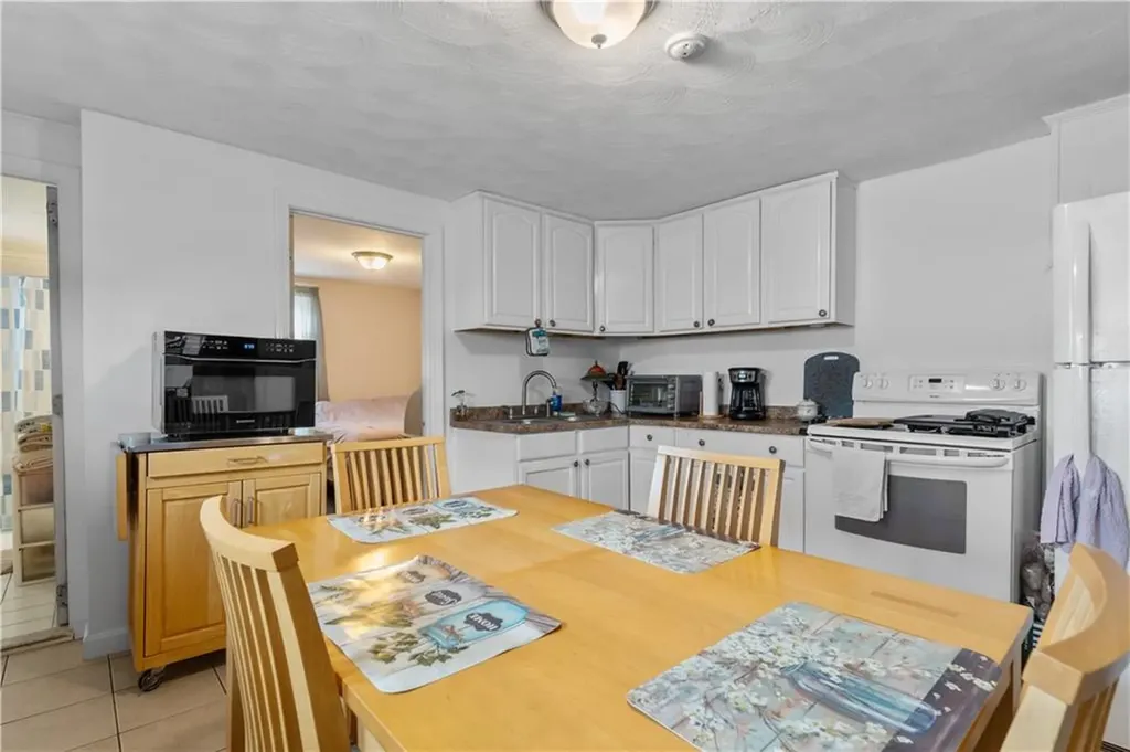 21 Knight Street West Warwick RI 02893
