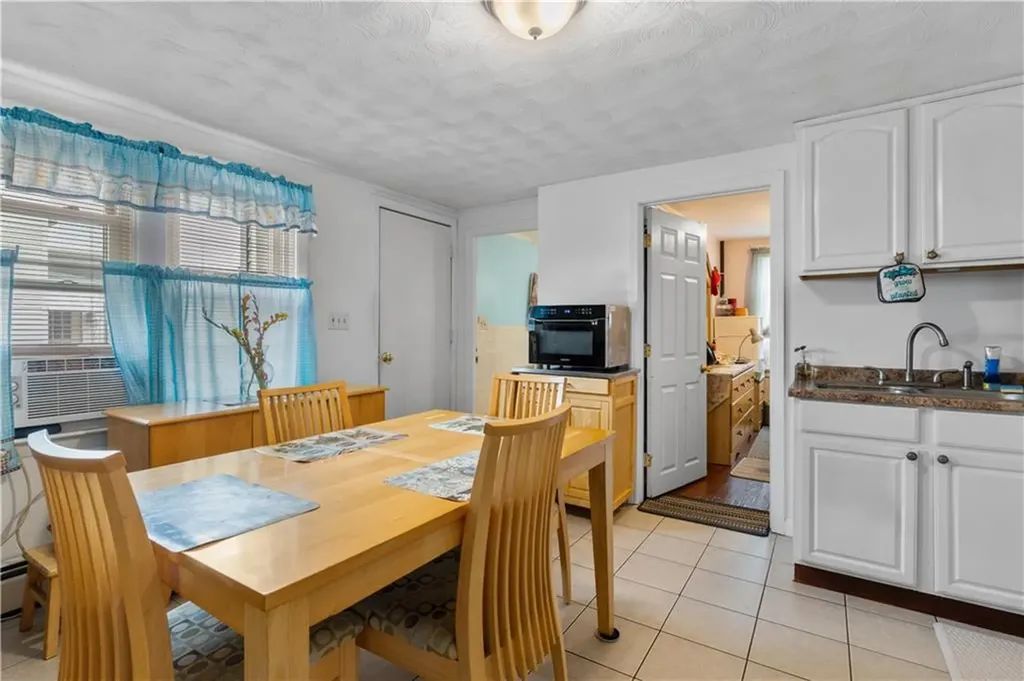 21 Knight Street West Warwick RI 02893