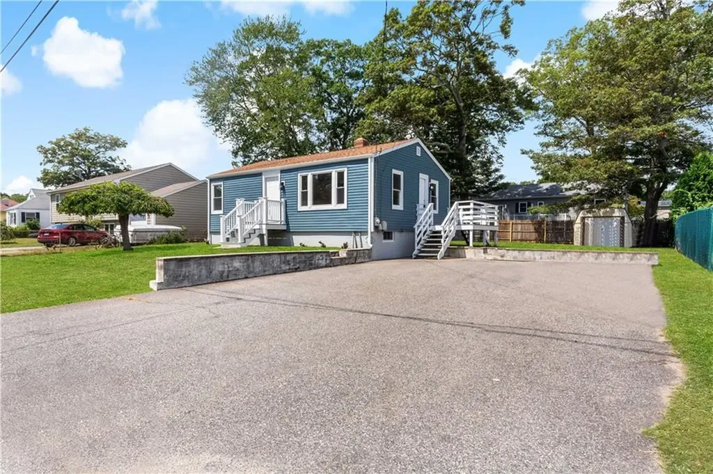 89 Bethel Street Warwick RI 02889