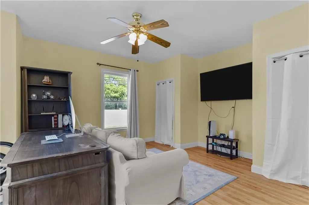 93 East Main Road Portsmouth RI 02871