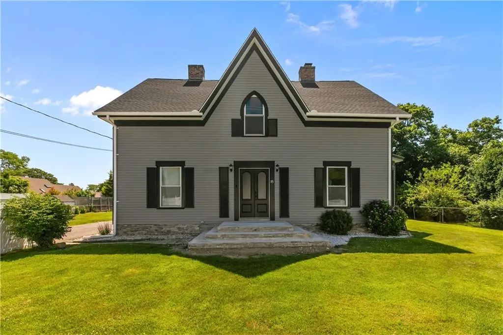93 East Main Road Portsmouth RI 02871