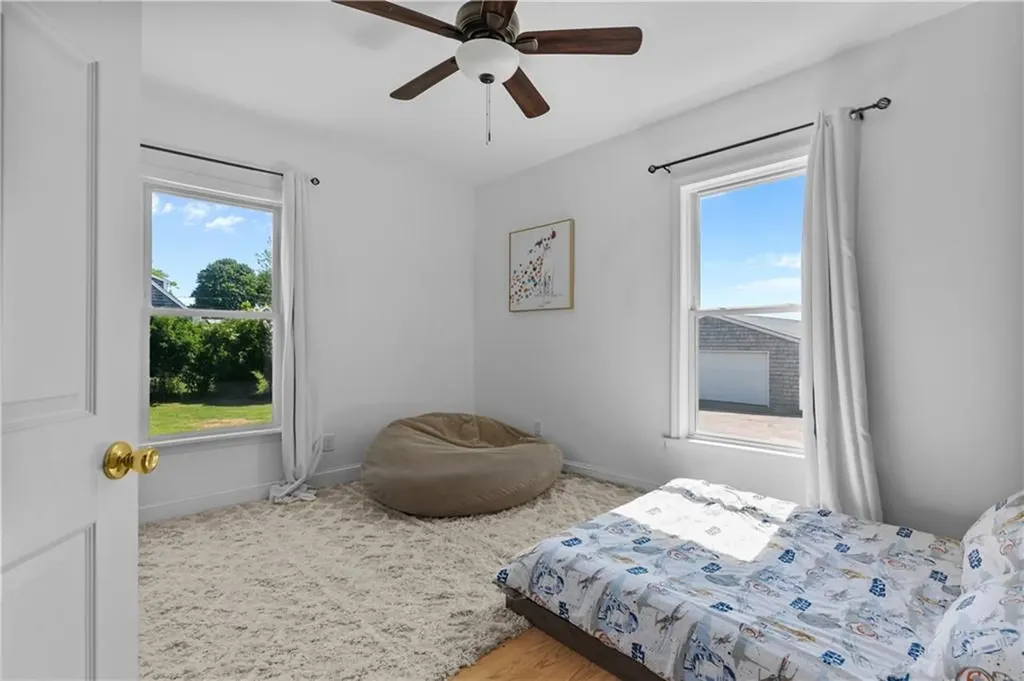93 East Main Road Portsmouth RI 02871