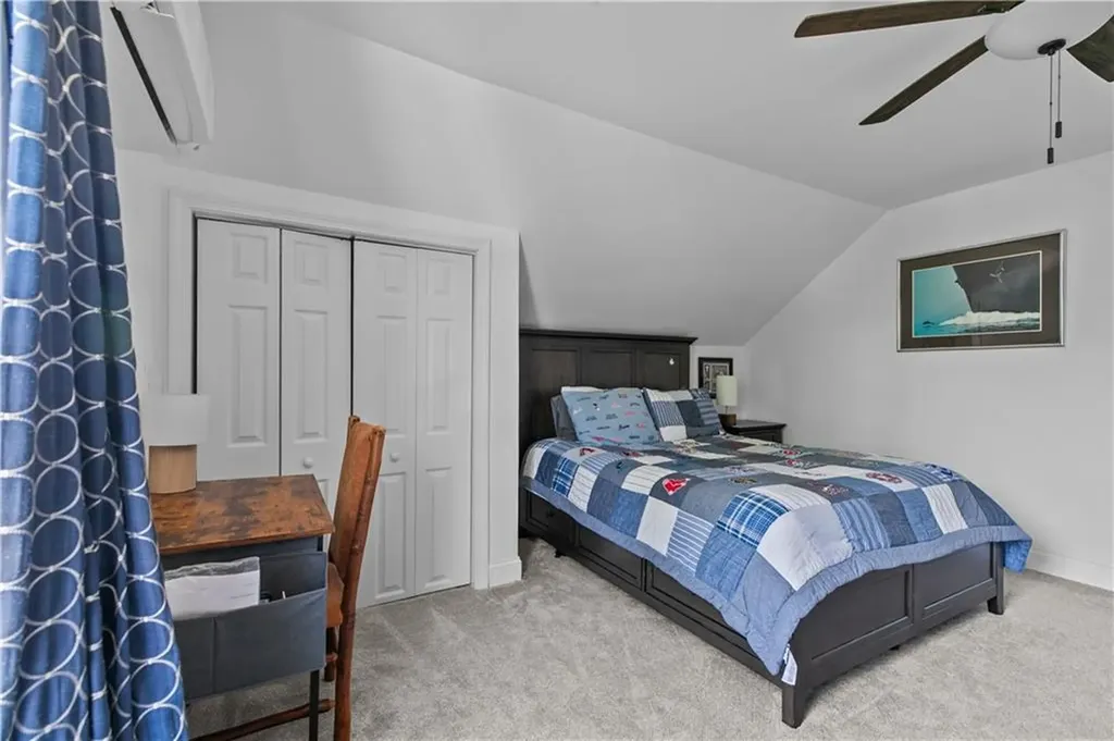 93 East Main Road Portsmouth RI 02871