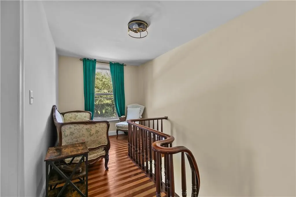 93 East Main Road Portsmouth RI 02871