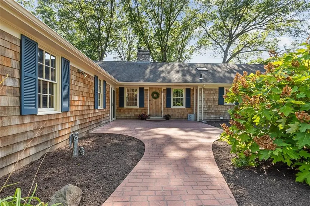 15 Birchwood Drive Cumberland RI 02864