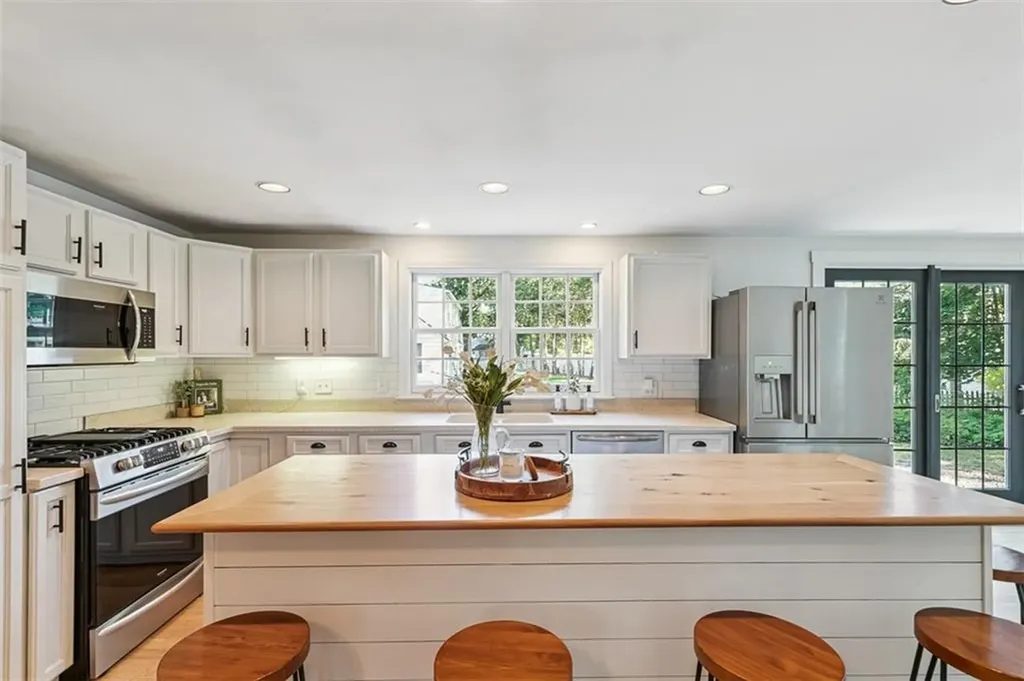 15 Birchwood Drive Cumberland RI 02864