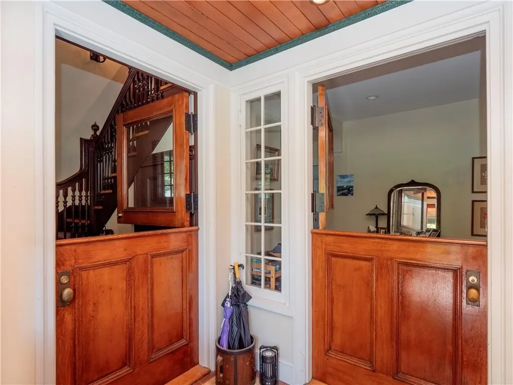 17 Lincoln Street Newport RI 02840