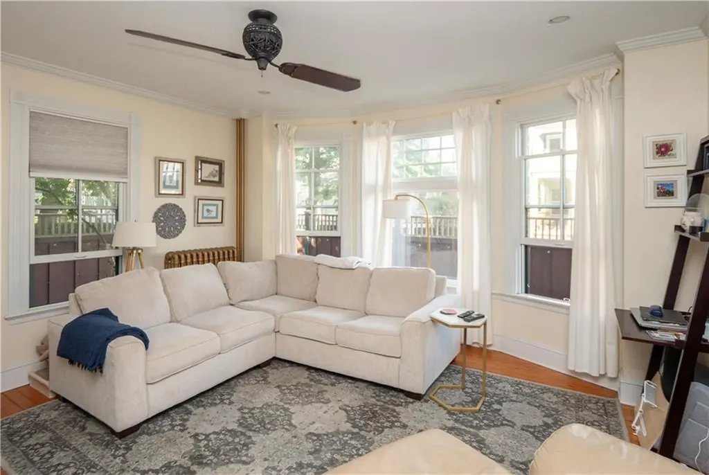 17 Lincoln Street Newport RI 02840
