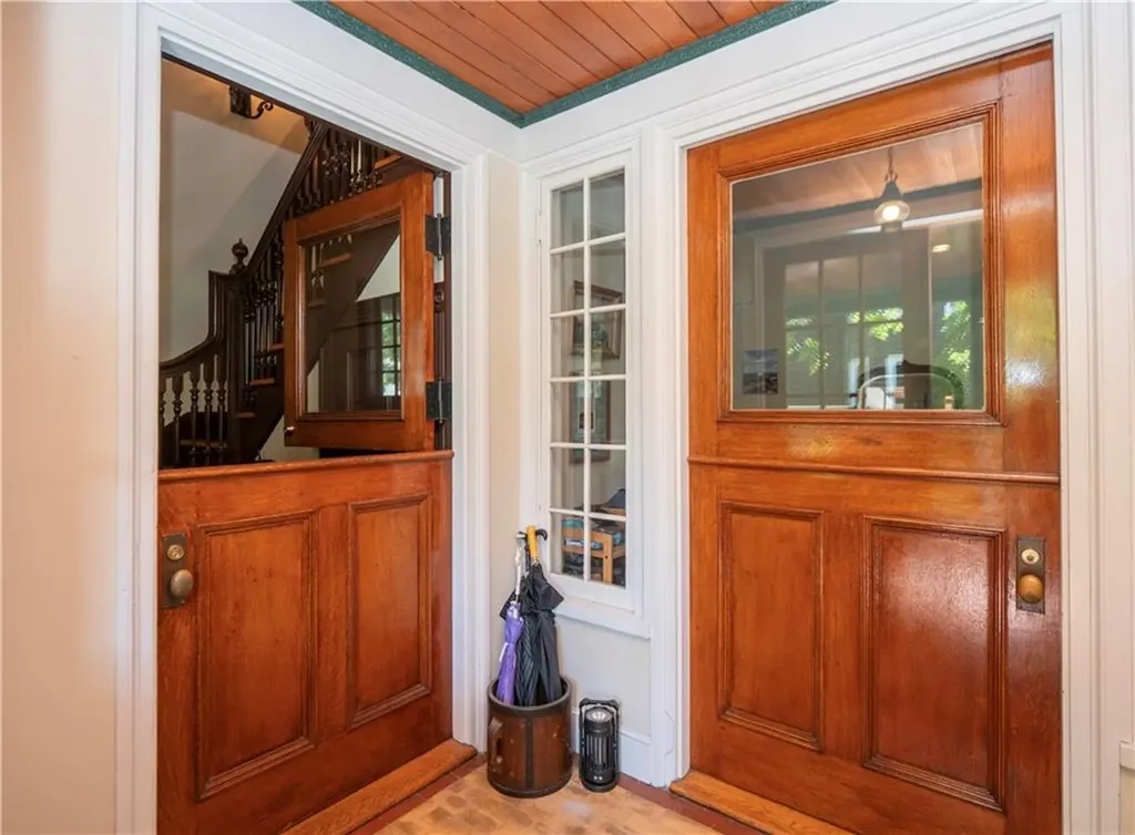17 Lincoln Street Newport RI 02840