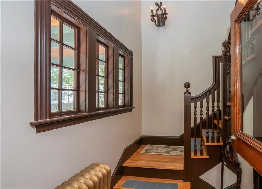 17 Lincoln Street Newport RI 02840