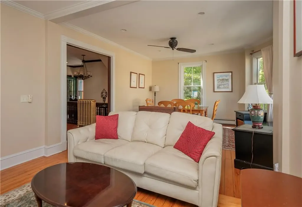 17 Lincoln Street Newport RI 02840