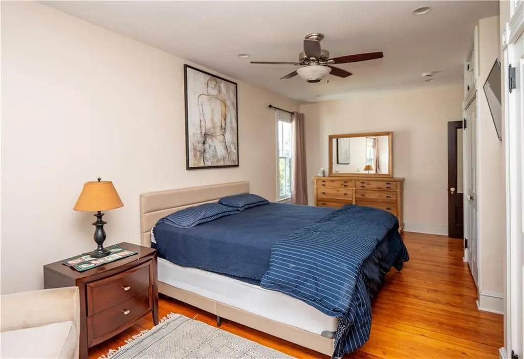 17 Lincoln Street Newport RI 02840