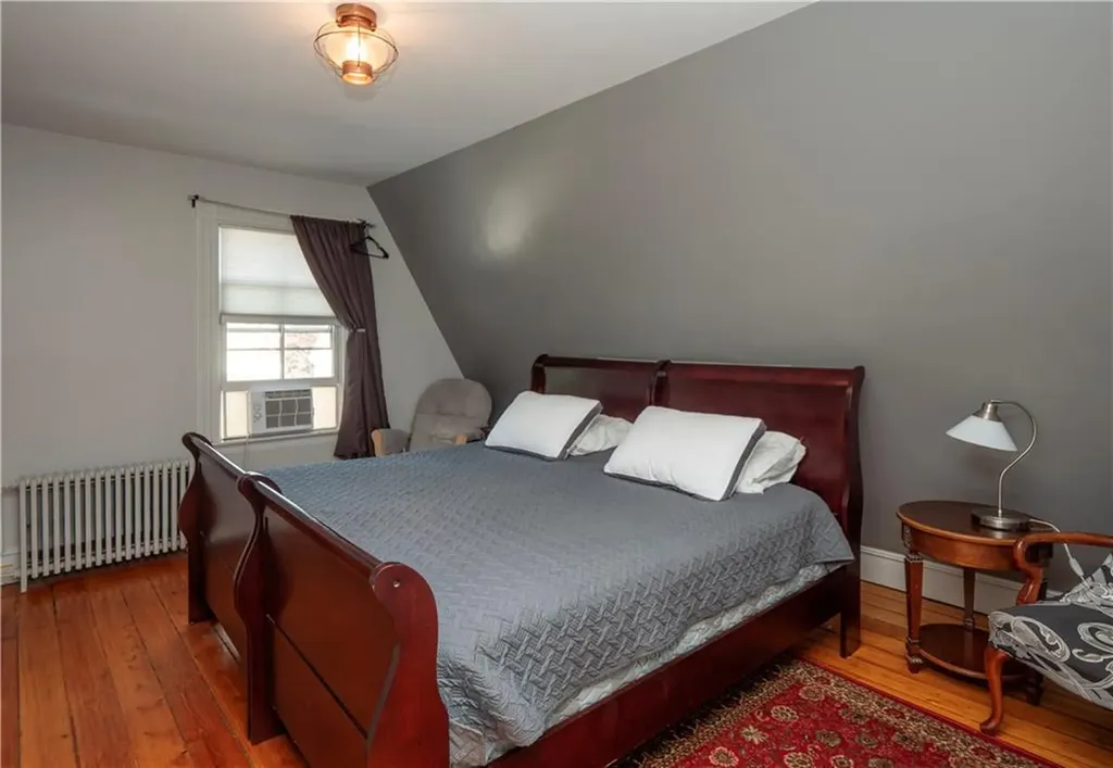17 Lincoln Street Newport RI 02840