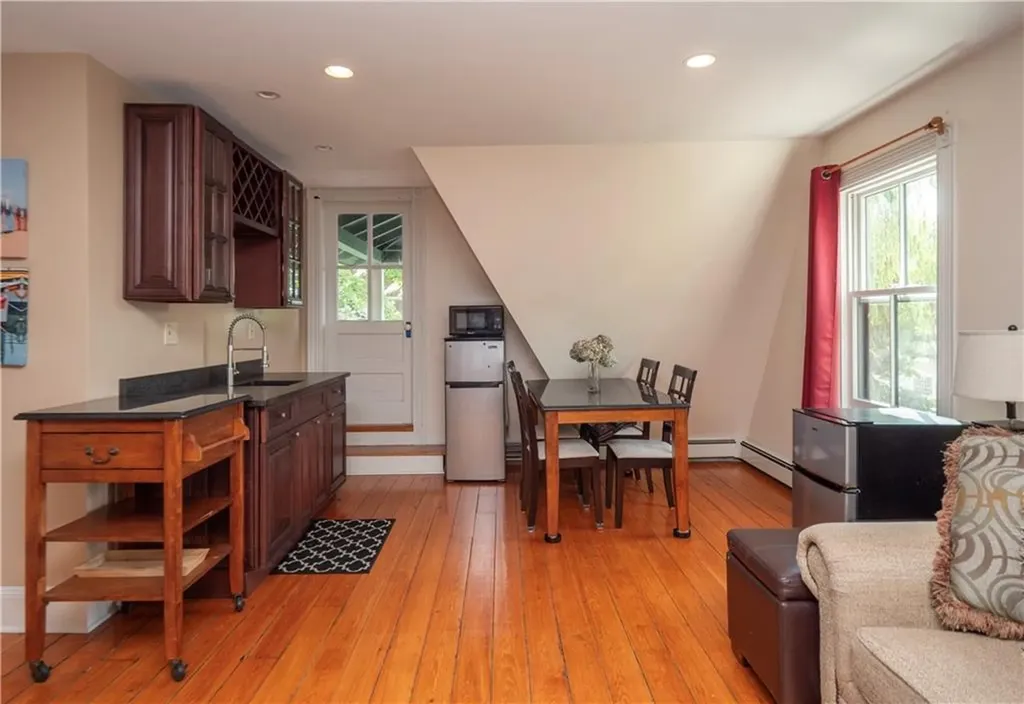17 Lincoln Street Newport RI 02840
