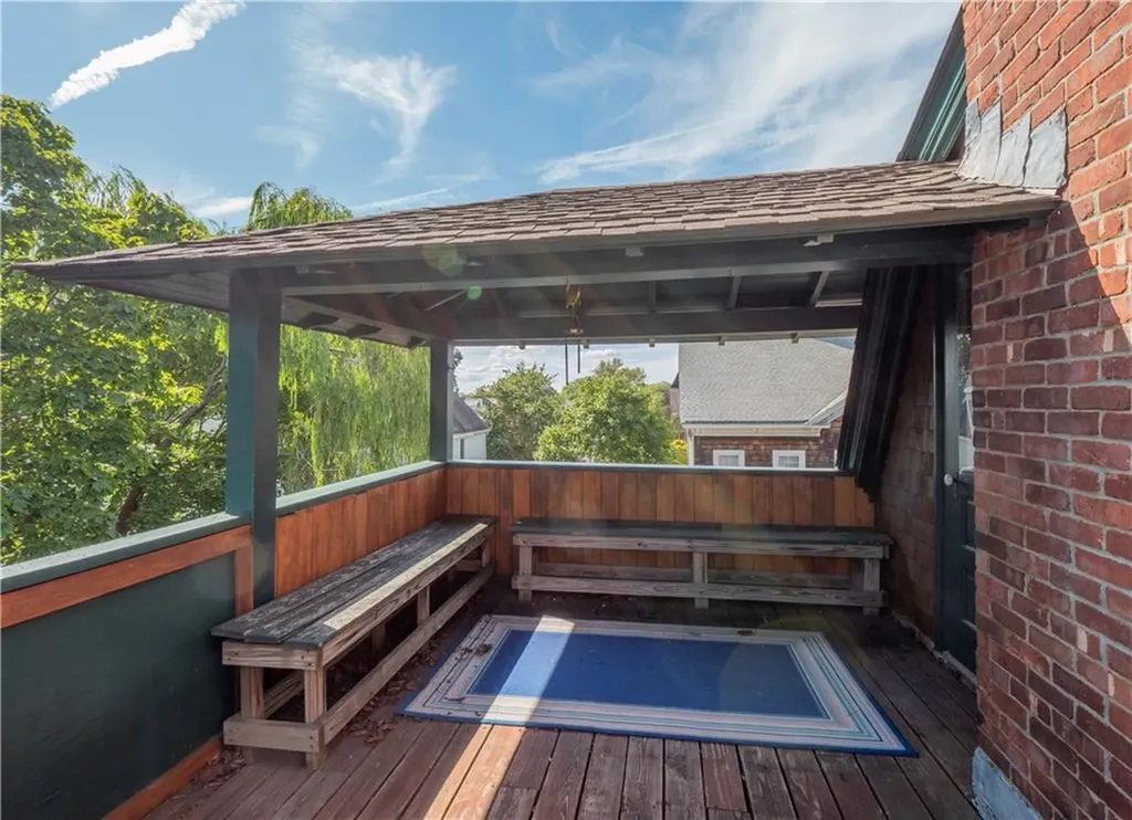 17 Lincoln Street Newport RI 02840