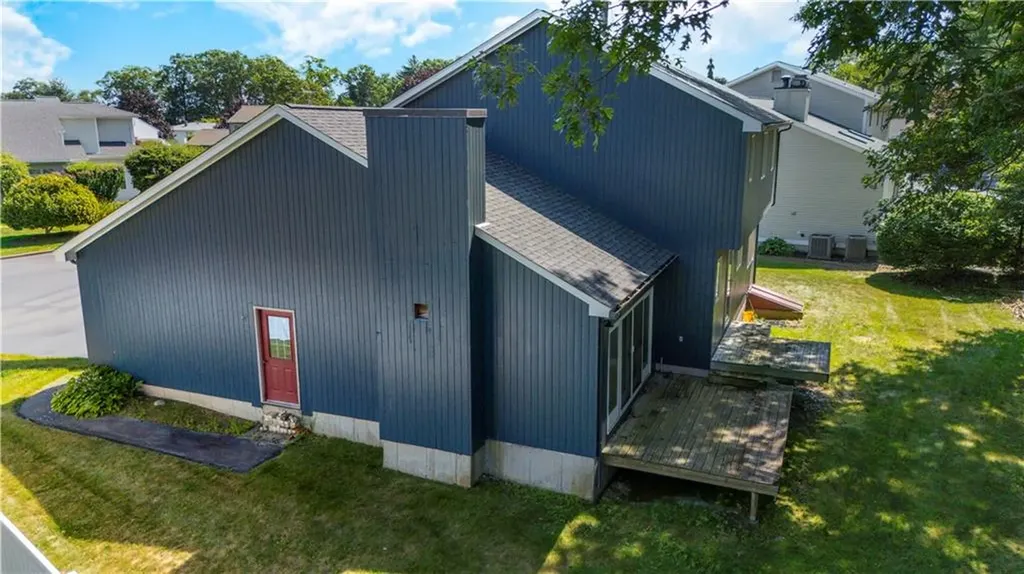 7 West Lakeview Drive North Providence RI 02904