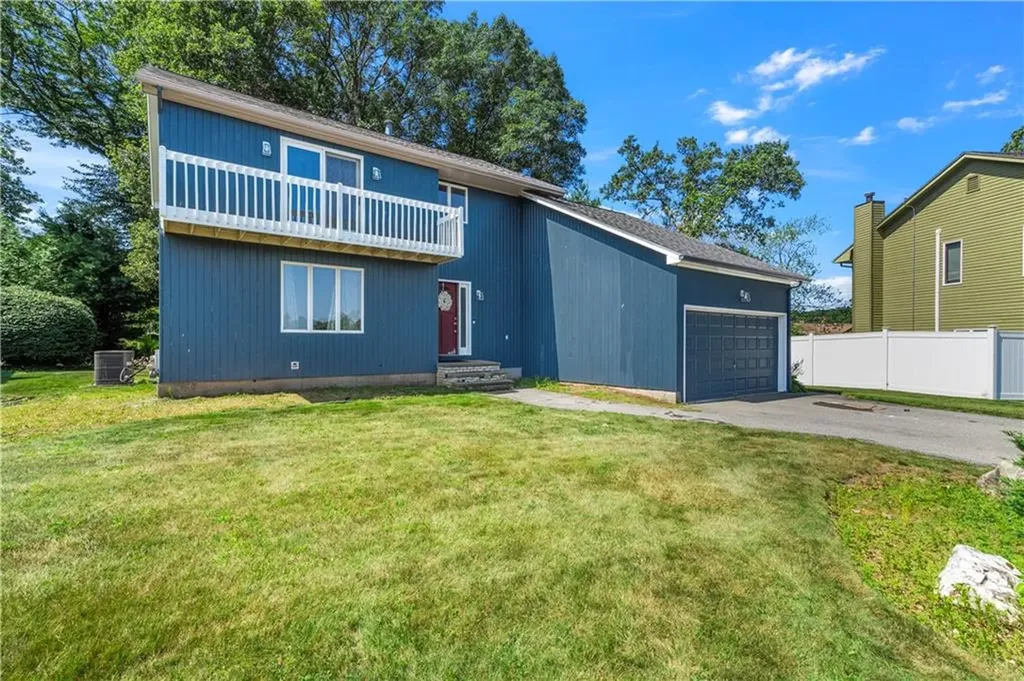 7 West Lakeview Drive North Providence RI 02904