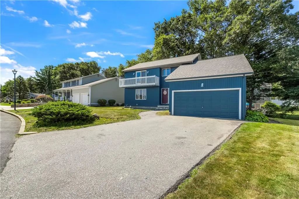 7 West Lakeview Drive North Providence RI 02904