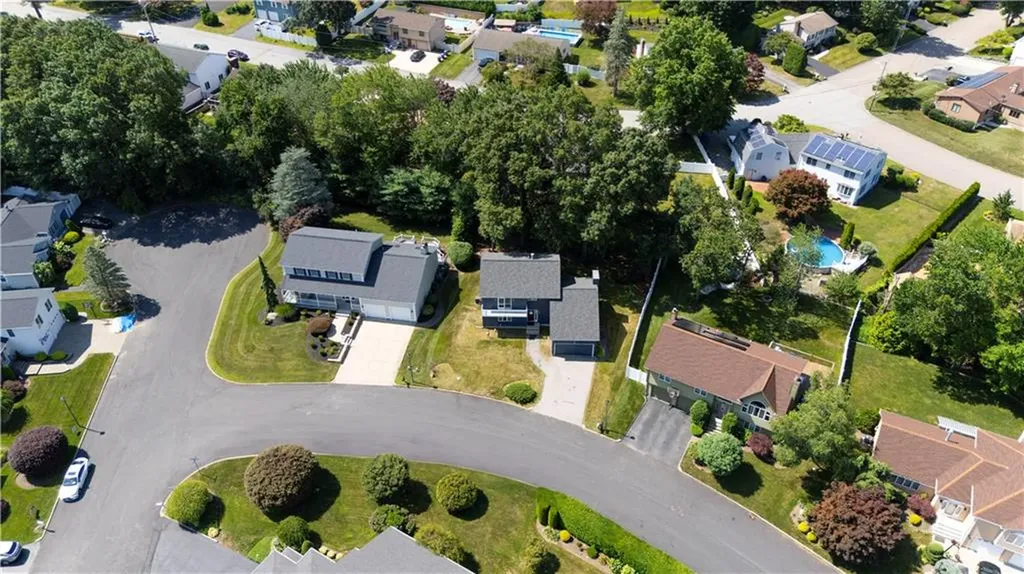 7 West Lakeview Drive North Providence RI 02904