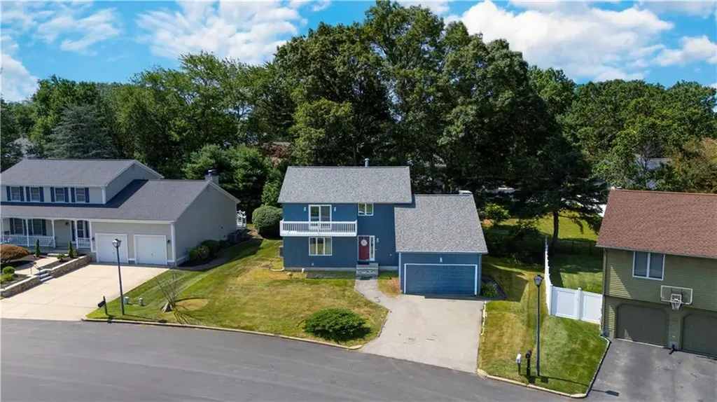 7 West Lakeview Drive North Providence RI 02904