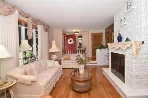 2 Capri Drive Johnston RI 02919