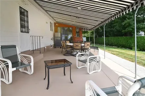 2 Capri Drive Johnston RI 02919