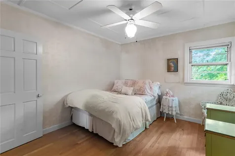 72 Highland Avenue Barrington RI 02806