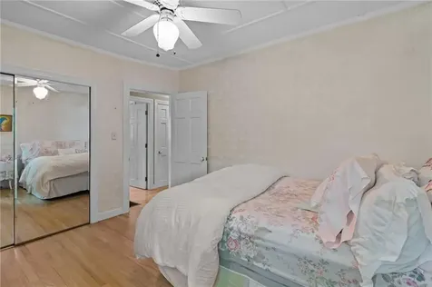 72 Highland Avenue Barrington RI 02806