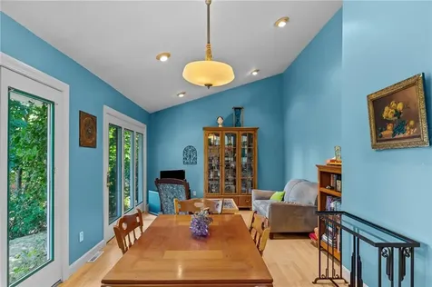 72 Highland Avenue Barrington RI 02806