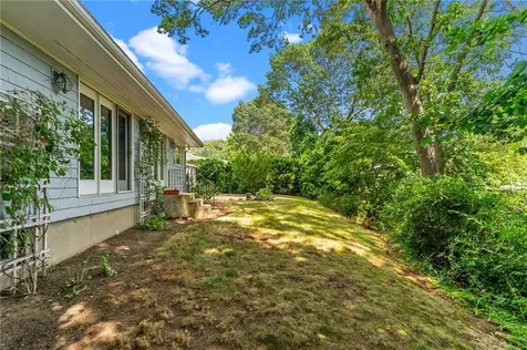 72 Highland Avenue Barrington RI 02806