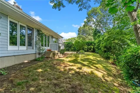 72 Highland Avenue Barrington RI 02806