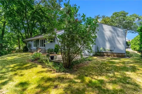 72 Highland Avenue Barrington RI 02806