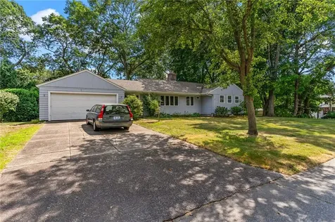72 Highland Avenue Barrington RI 02806