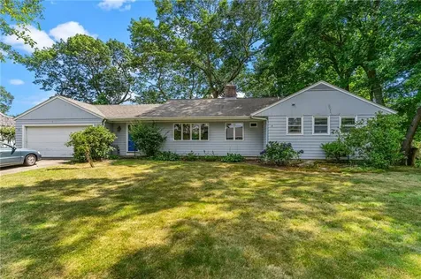 72 Highland Avenue Barrington RI 02806