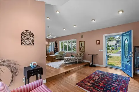 72 Highland Avenue Barrington RI 02806