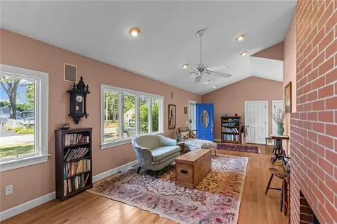 72 Highland Avenue Barrington RI 02806