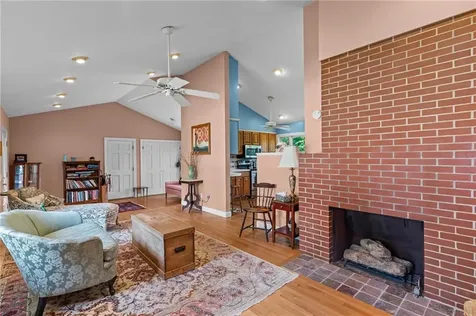 72 Highland Avenue Barrington RI 02806