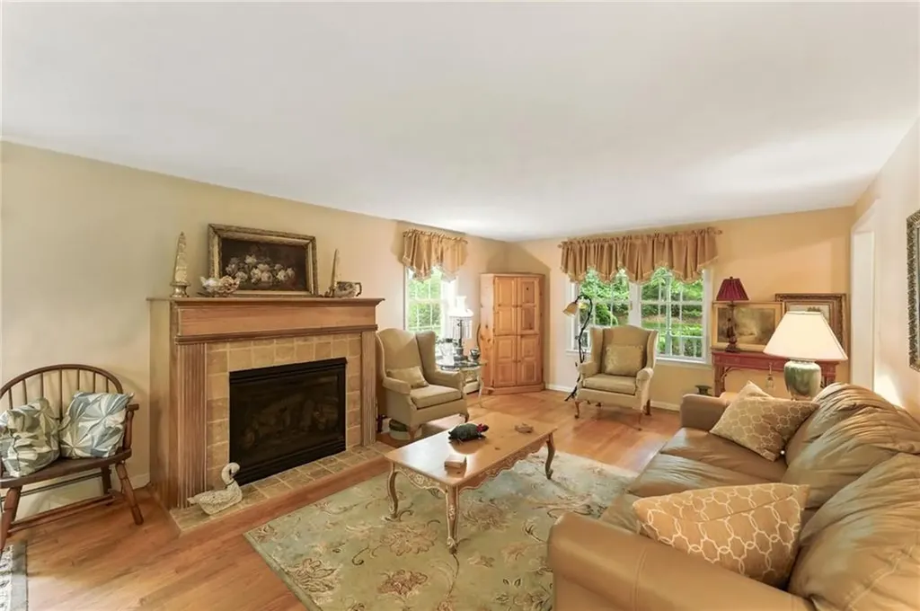154 Black Pond Road Charlestown RI 02813